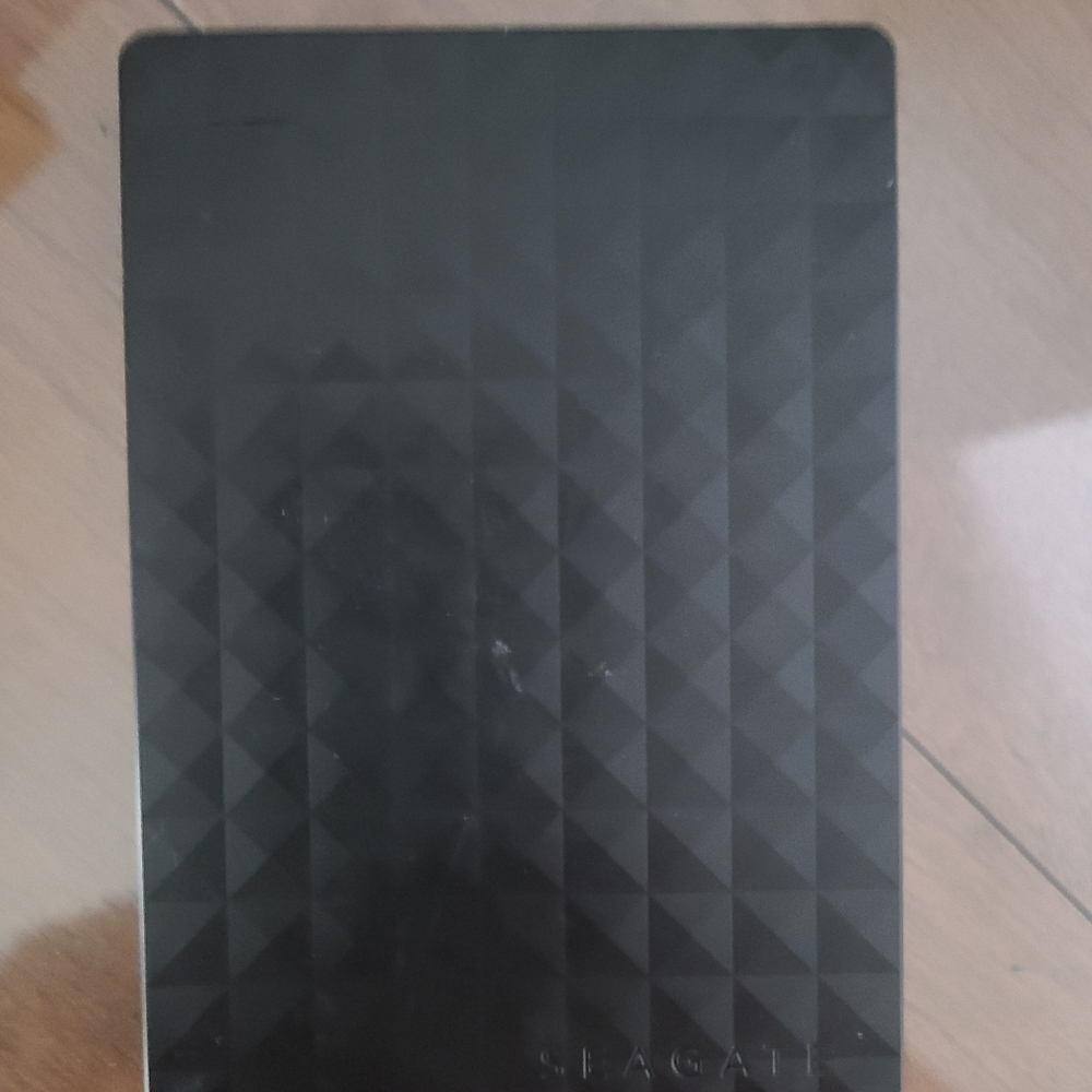 External hard drive 1TB